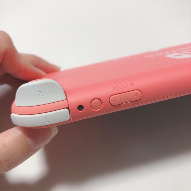 Nintendo Switch(ニンテンドースイッチ)のとんちん様専用♡Nintendo Switch Lite コーラルピンク  エンタメ/ホビーのゲームソフト/ゲーム機本体(携帯用ゲーム機本体)の商品写真