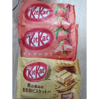 チョコレート(chocolate)のキットカット 3袋セット　いちご　全粒粉ビスケット(菓子/デザート)