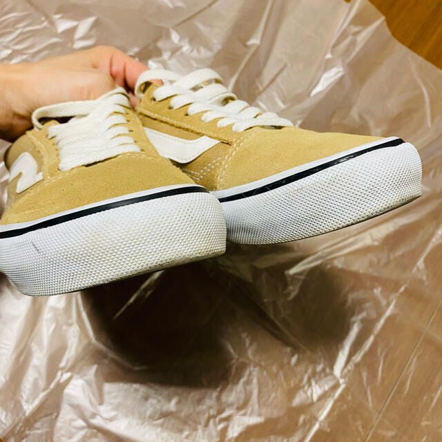 VANS(ヴァンズ)のVANS オールドスクール スニーカーベージュ 23.5cm レディースの靴/シューズ(スニーカー)の商品写真