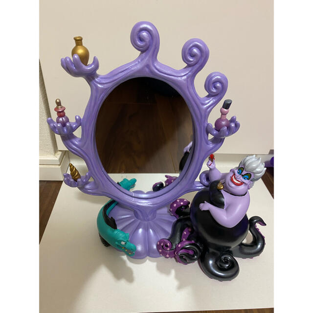 送関込 ディズニーストア アースラ スタンドミラー - キャラクターグッズ