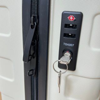 無印良品 キャリーバーの高さを自由に調節できるハードキャリーケース