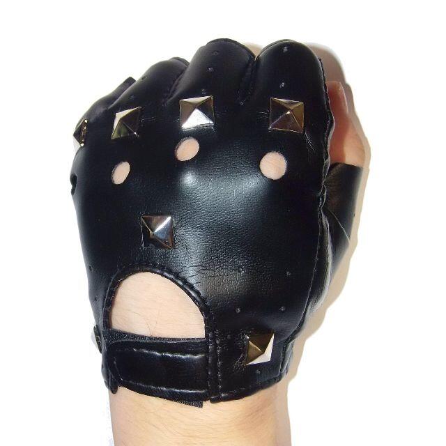 角型　スタッズ付き　フィンガーレス　ハーフ　グローブ　半指　手袋 メンズのファッション小物(手袋)の商品写真