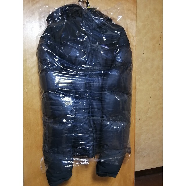 patagonia(パタゴニア)のパタゴニア ダウンジャケット ブラック Ｍサイズ 古着 84651 800フィル メンズのジャケット/アウター(ダウンジャケット)の商品写真