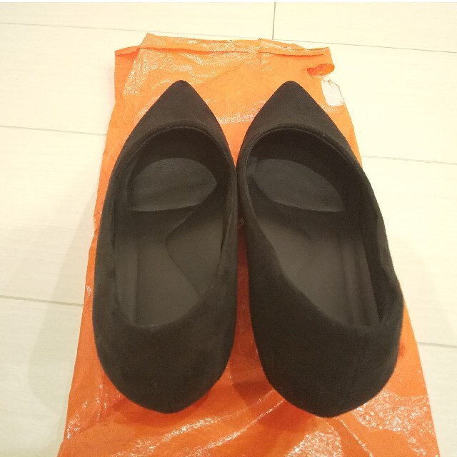 GU(ジーユー)のGU スエード パンプス 黒 24.5cm レディースの靴/シューズ(ハイヒール/パンプス)の商品写真