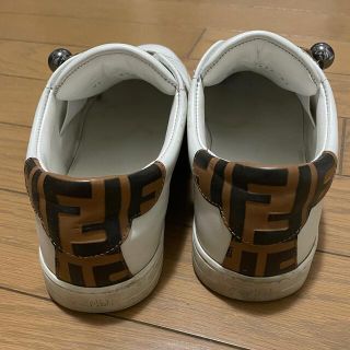 FENDI - FENDI シグネチャーホワイトレザースニーカーの通販 by まろ