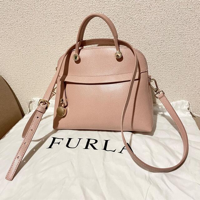 Furla(フルラ)の新品同様フルラの2way PIPERバッグピンクベージュ＆ゴールド金具 レディースのバッグ(ショルダーバッグ)の商品写真