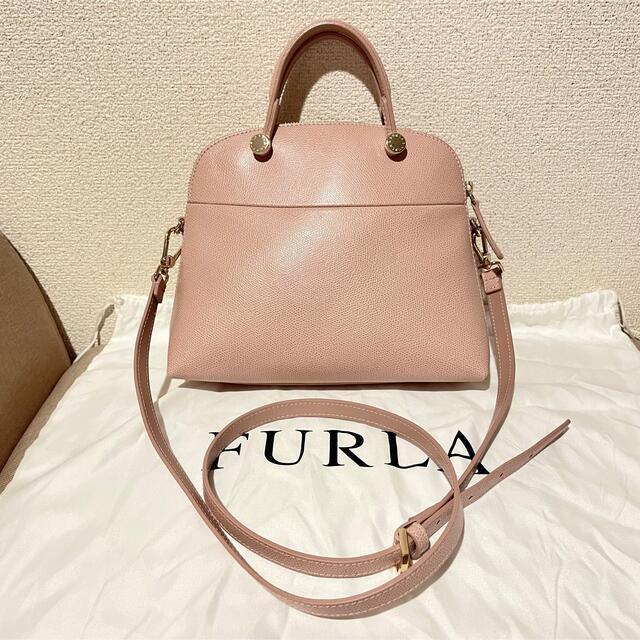 Furla(フルラ)の新品同様フルラの2way PIPERバッグピンクベージュ＆ゴールド金具 レディースのバッグ(ショルダーバッグ)の商品写真