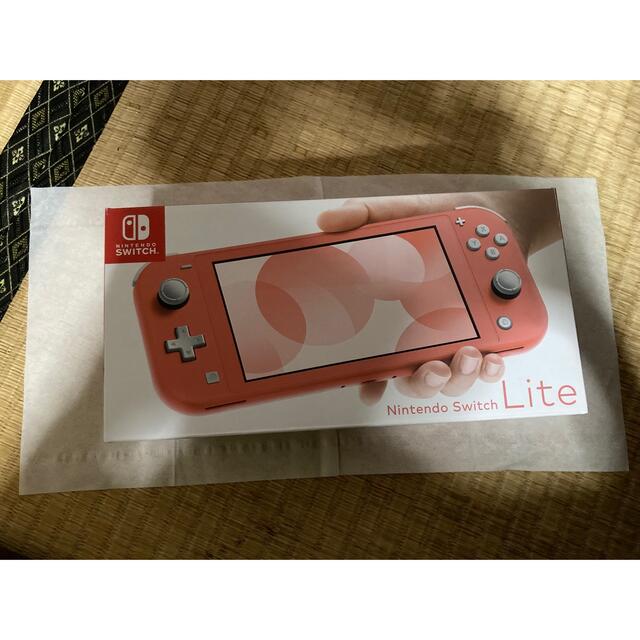 Nintendo Switch(ニンテンドースイッチ)のNintendo Switch NINTENDO SWITCH LITE コーラ エンタメ/ホビーのゲームソフト/ゲーム機本体(携帯用ゲーム機本体)の商品写真