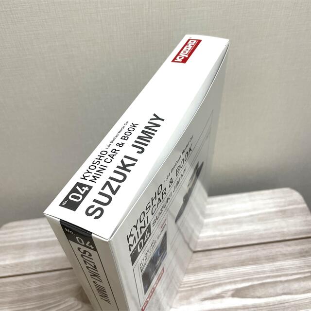 スズキ(スズキ)の京商 スズキ ジムニー  1:64スケール ミニカー ファミマ限定モデル エンタメ/ホビーのおもちゃ/ぬいぐるみ(ミニカー)の商品写真