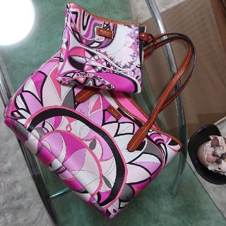 EMILIO PUCCI - 【新品】レア ★ EMILIO PUCCI エミリオプッチ ★メタル装飾ブラウスの通販｜ラクマ