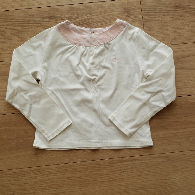 BURBERRY(バーバリー)のバーバリー　子供服　トップス　女の子　BURBERRY キッズ/ベビー/マタニティのキッズ服女の子用(90cm~)(Tシャツ/カットソー)の商品写真