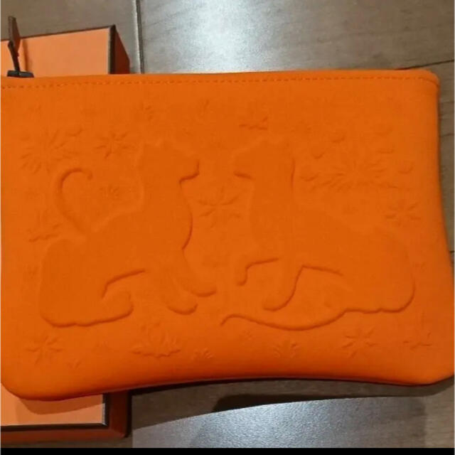 Hermes(エルメス)のエルメス　ネオバン　レオパード　PM オレンジ レディースのファッション小物(ポーチ)の商品写真