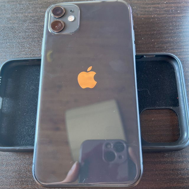 Apple(アップル)のアップル iPhone11 64GB ブラック simフリー  スマホ/家電/カメラのスマートフォン/携帯電話(スマートフォン本体)の商品写真