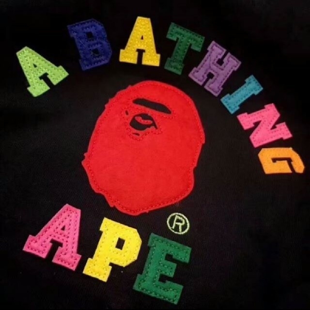 A BATHING APE(アベイシングエイプ)の【１００専用】BAPE KIDS COLLEGE CREWNECK キッズ/ベビー/マタニティのキッズ服男の子用(90cm~)(ジャケット/上着)の商品写真