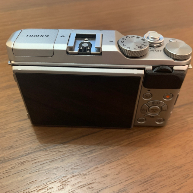 【 再値下げ】fujifilm 富士フィルムX-A5  ブラックxシルバー 2