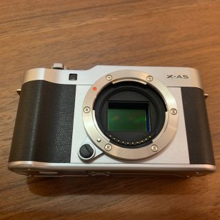 フジフイルム(富士フイルム)の【 再値下げ】fujifilm 富士フィルムX-A5 中古 ブラックxシルバー(ミラーレス一眼)