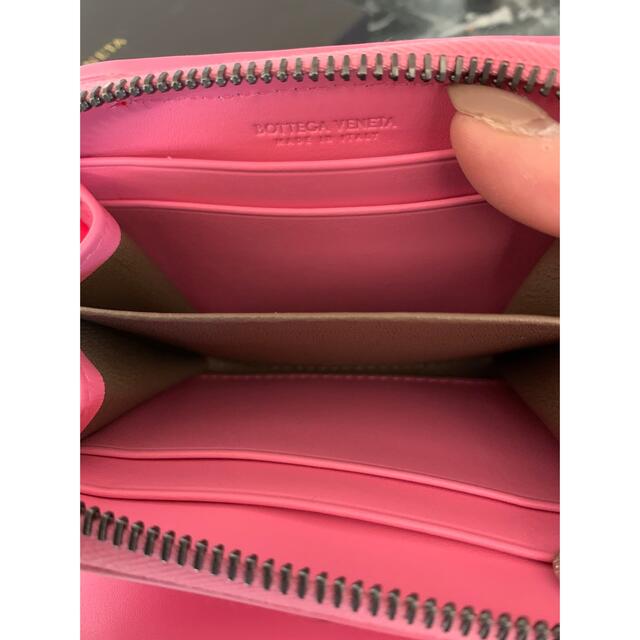 れものです Bottega Veneta - 新品 BOTTEGA VENETA ピンク二つ折り財布