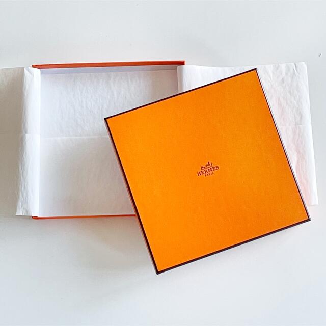 Hermes(エルメス)のエルメス　空箱　スカーフ用　オレンジボックス♪ レディースのファッション小物(バンダナ/スカーフ)の商品写真