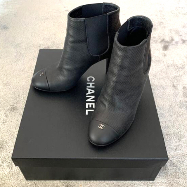 CHANEL サイドゴアブーツ CHANEL サイドゴアブーツ