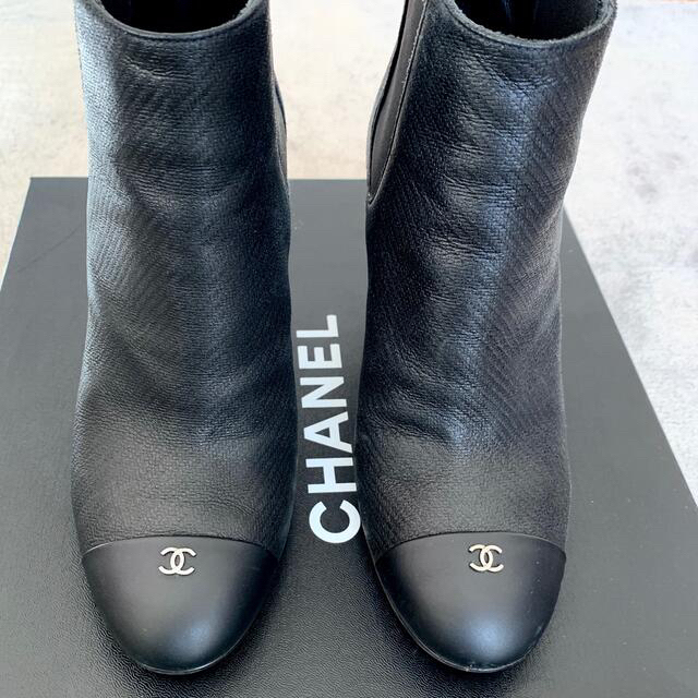 CHANEL サイドゴアブーツ CHANEL サイドゴアブーツ