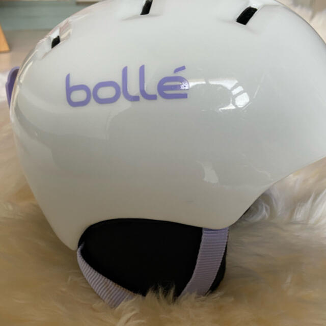 bolle(ボレー)の【最終お値下げ】スノー　ヘルメット　キッズ　ボレー スポーツ/アウトドアのスノーボード(アクセサリー)の商品写真