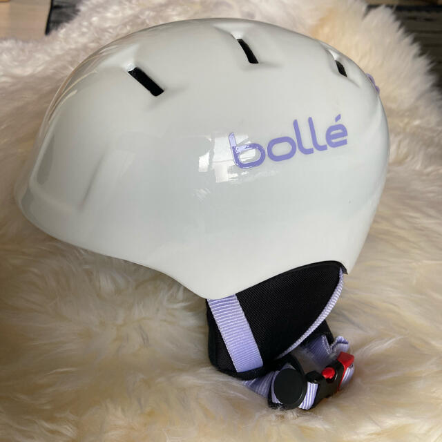 bolle(ボレー)の【最終お値下げ】スノー　ヘルメット　キッズ　ボレー スポーツ/アウトドアのスノーボード(アクセサリー)の商品写真