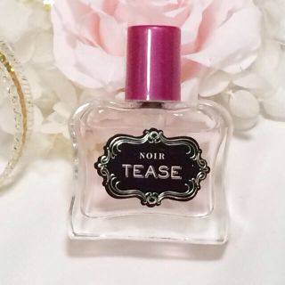 ヴィクトリアズシークレット(Victoria's Secret)のVS Noir TEASE♡ミニ香水(香水(女性用))