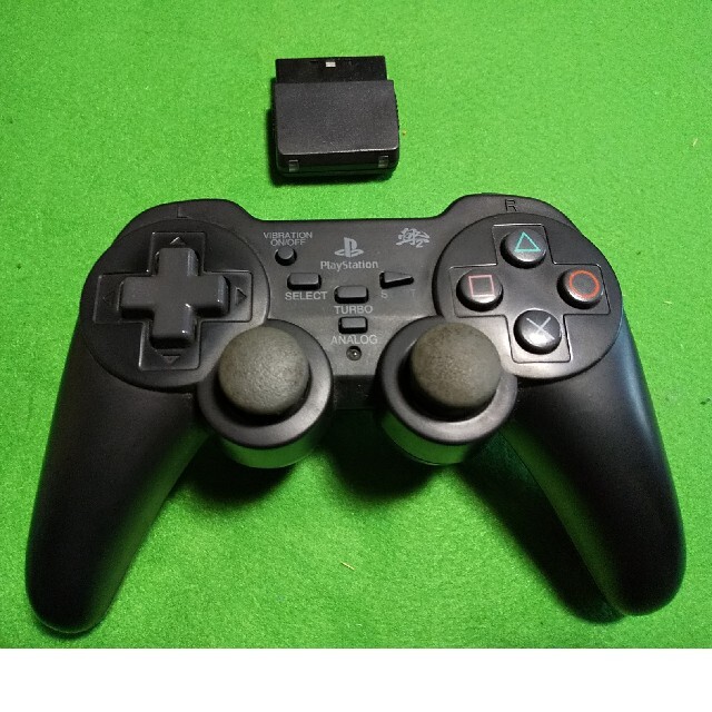 PlayStation2(プレイステーション2)のPS2/PS コントローラー（4個セット）HORI／SONY／フジワーク エンタメ/ホビーのゲームソフト/ゲーム機本体(その他)の商品写真