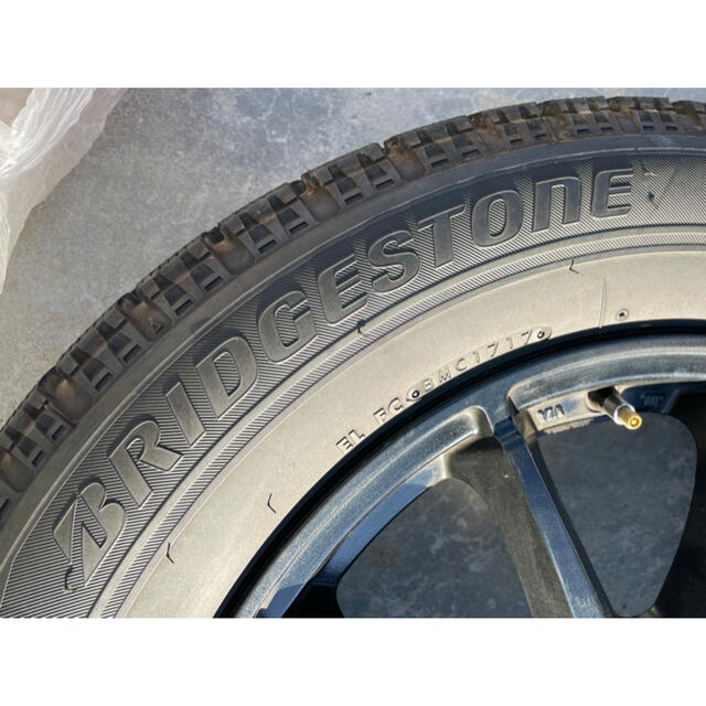 BRIDGESTONE(ブリヂストン)のスタッドレスBRIDGESTONE  BLIZZAK VRX 225/60R17 自動車/バイクの自動車(タイヤ)の商品写真