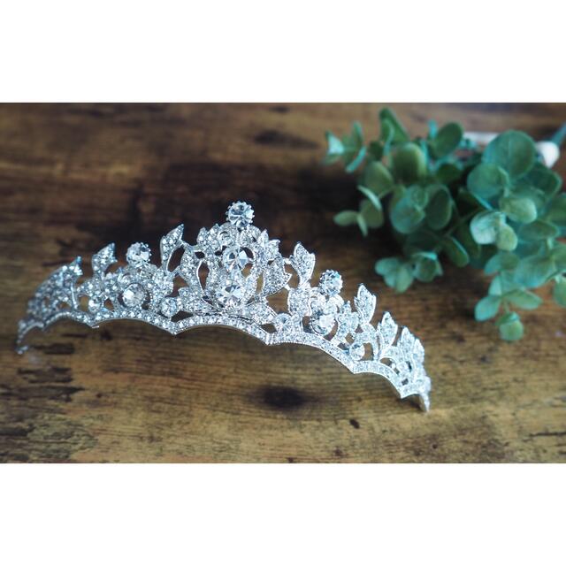 【ほぼ新品】ブライダルティアラ　結婚式ヘッドドレス　ヘアアクセサリー