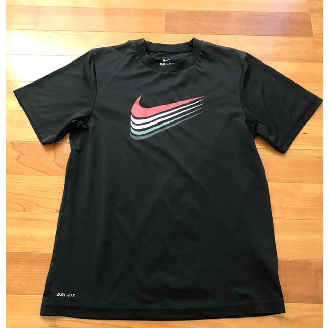 NIKE(ナイキ)のNIKE Tシャツ キッズ/ベビー/マタニティのキッズ服男の子用(90cm~)(Tシャツ/カットソー)の商品写真