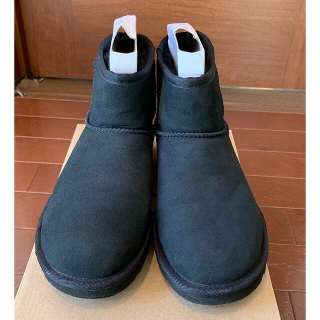 L'Appartement DEUXIEME CLASSE(アパルトモンドゥーズィエムクラス)の短時間2回着用のみ！ 【UGG/アグ】 classic Mini 2：ブーツ  レディースの靴/シューズ(ブーツ)の商品写真