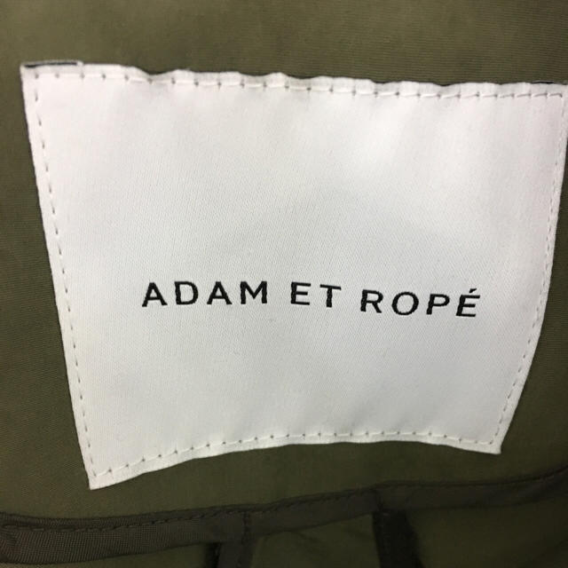 Adam et Rope'(アダムエロぺ)のカーキ ビッグシルエットトレンチ レディースのジャケット/アウター(ロングコート)の商品写真