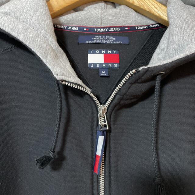 TOMMY HILFIGER(トミーヒルフィガー)のトミージーンズパーカー　新品 メンズのトップス(パーカー)の商品写真