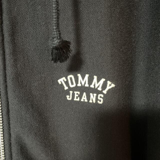 TOMMY HILFIGER(トミーヒルフィガー)のトミージーンズパーカー　新品 メンズのトップス(パーカー)の商品写真