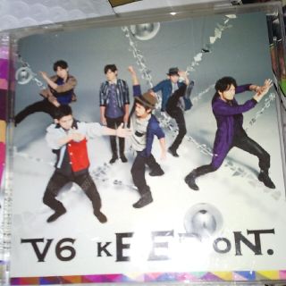 ブイシックス(V6)のV６　歌詞カード折れありkEEP oN.（初回生産限定＜kEEP oN.盤＞）(ポップス/ロック(邦楽))