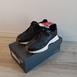 新品new balanceニューバランスWS327ブラック黒レザー23.5