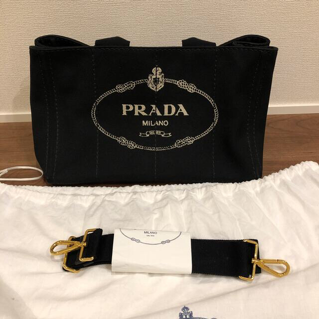 PRADA  カナパトート　W35センチ