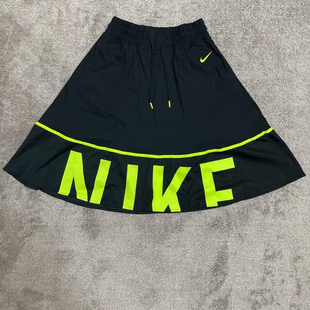 NIKE(ナイキ)のNIKE スカート レディースのスカート(ひざ丈スカート)の商品写真