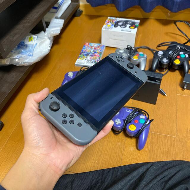 Nintendo Switch(ニンテンドースイッチ)の任天堂Switch 本体　セット　中古　スマブラ エンタメ/ホビーのゲームソフト/ゲーム機本体(家庭用ゲーム機本体)の商品写真