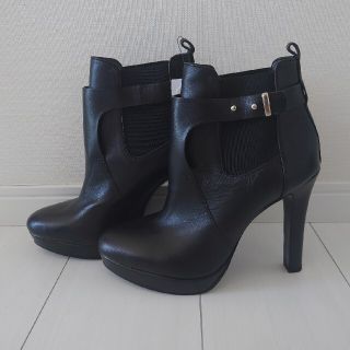 ザラ(ZARA)のZARA 牛革 サイドゴア ヒールブーツ 39 黒 新品(ブーツ)