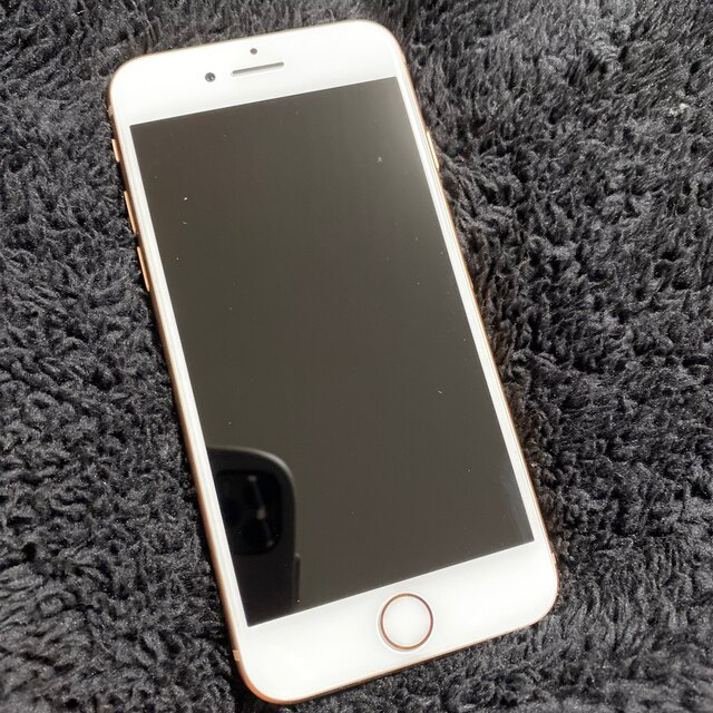 iPhone(アイフォーン)のiPhone8  スマホ/家電/カメラのスマートフォン/携帯電話(スマートフォン本体)の商品写真