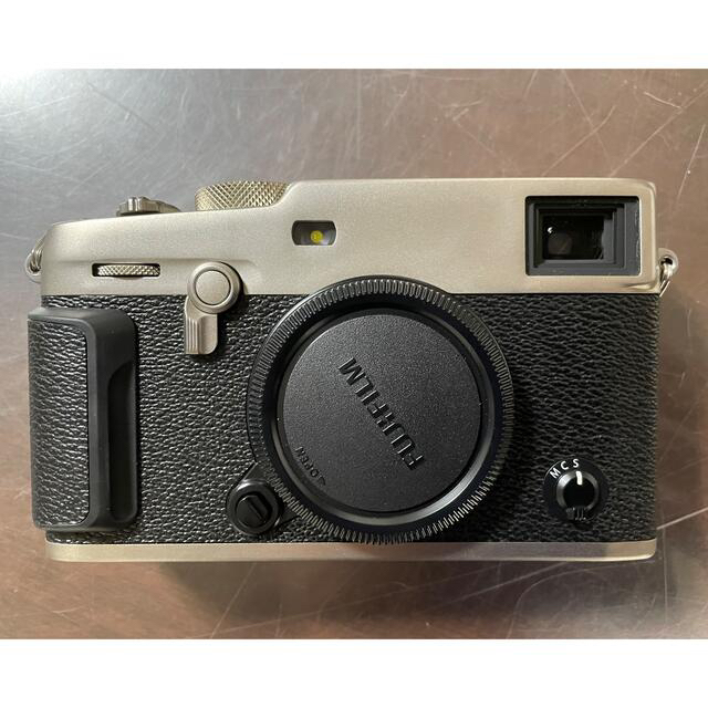 富士フイルム(フジフイルム)のFUJIFILM X-Pro3 DRシルバー　美品　総シャッター数62 スマホ/家電/カメラのカメラ(ミラーレス一眼)の商品写真