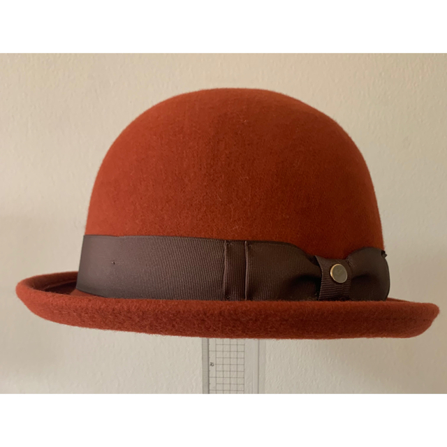 レディース ボーラーハット 丸いハット 赤朱色 56cm レディースの帽子(ハット)の商品写真