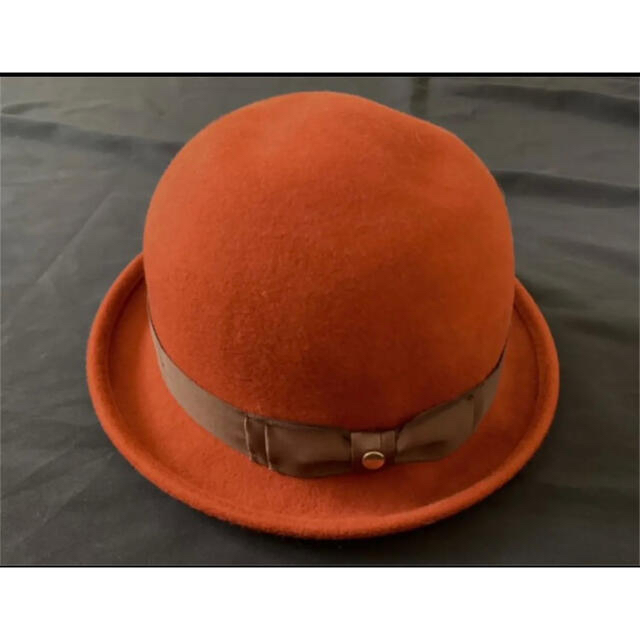 レディース ボーラーハット 丸いハット 赤朱色 56cm レディースの帽子(ハット)の商品写真