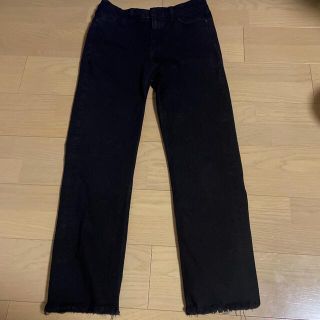 ザラ(ZARA)のZARA BASIC ブラック　カットオフデニム(デニム/ジーンズ)