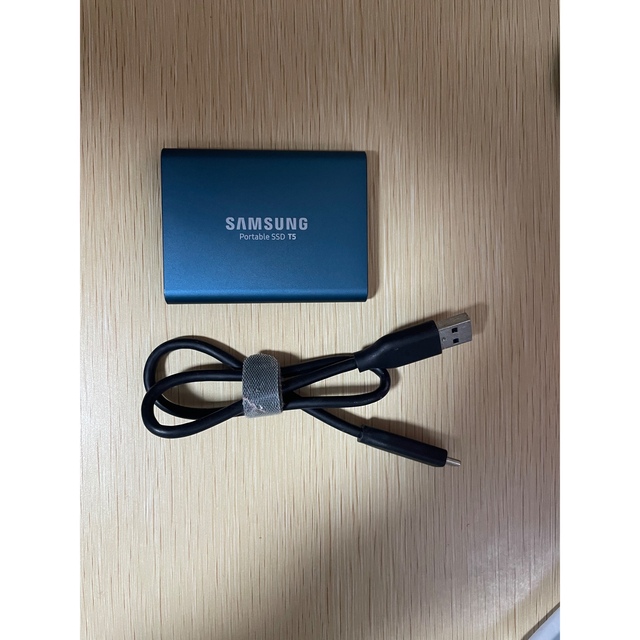 SAMSUNG(サムスン)のクーポン利用可 Samsung サムソン 外付けSSD T5 500GB スマホ/家電/カメラのPC/タブレット(PCパーツ)の商品写真