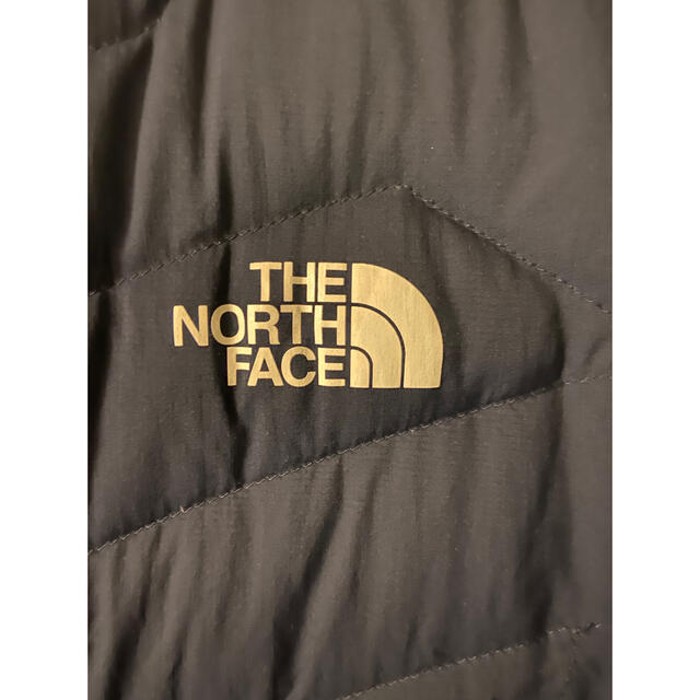 THE NORTH FACE(ザノースフェイス)のノースフェイス　サンダーラウンドネックジャケット　ネイビー　インナーダウン メンズのジャケット/アウター(ダウンジャケット)の商品写真