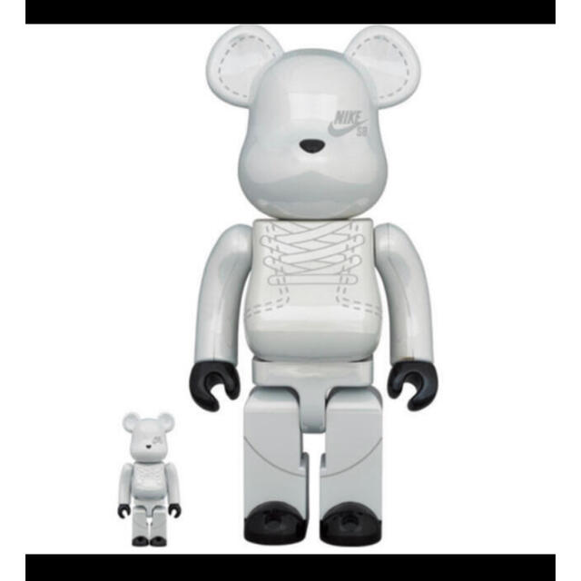 エンタメ/ホビーBE@RBRICK NIKE SB 2020 WHITE 100％ & 400％