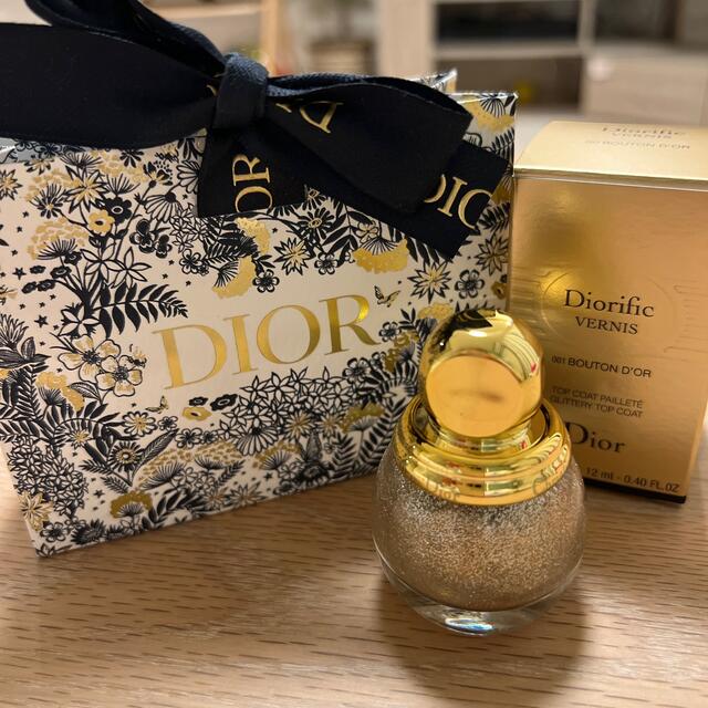 Dior(ディオール)の値下げ中★【限定】ディオール  ディオリフィック　グリッター　トップ　コート コスメ/美容のネイル(マニキュア)の商品写真